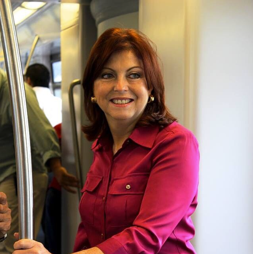 Designan a Roxana Méndez para Autoridad de Descentralización. Designan a Roxana Méndez para Autoridad de Descentralización.