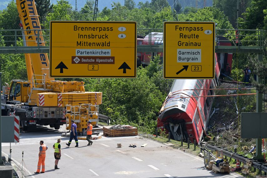 Accidente en tren de Alemania deja 5 muertos y 44 heridos.