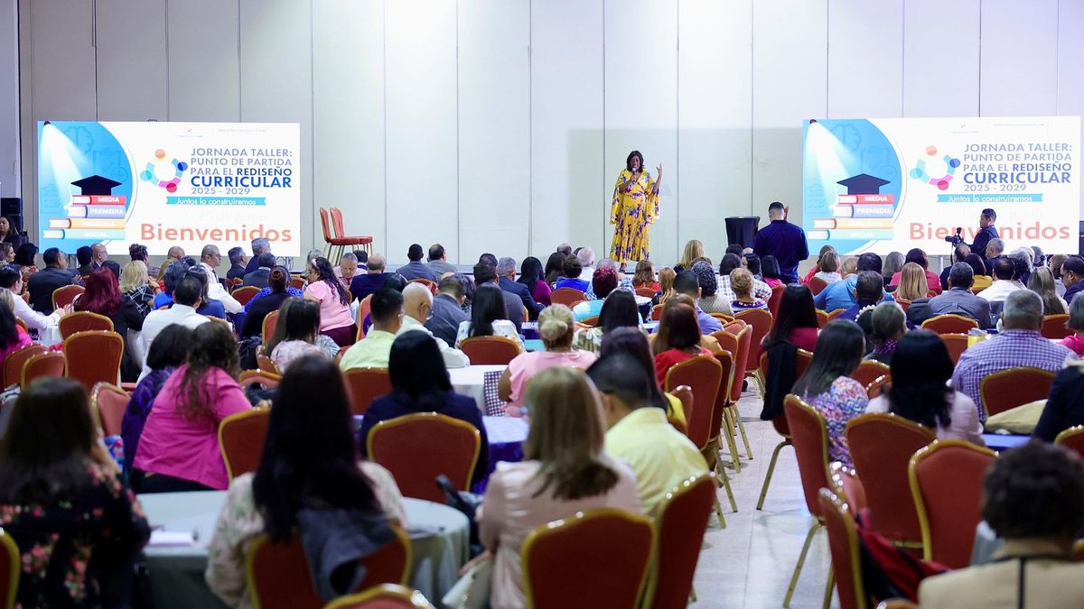 Meduca inicia proceso para la renovación curricular en Panamá
