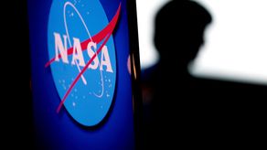 La NASA planea construir una base nuclear en la Luna como parte de su carrera con China