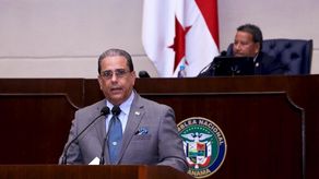 El ministro de Vivienda, Rogelio Paredes presentó el proyecto de ley que extiende el interés preferencial de viviendas.