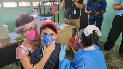 Inicia proceso de vacunación pediátrica en los circuitos 8-6 y 8-10