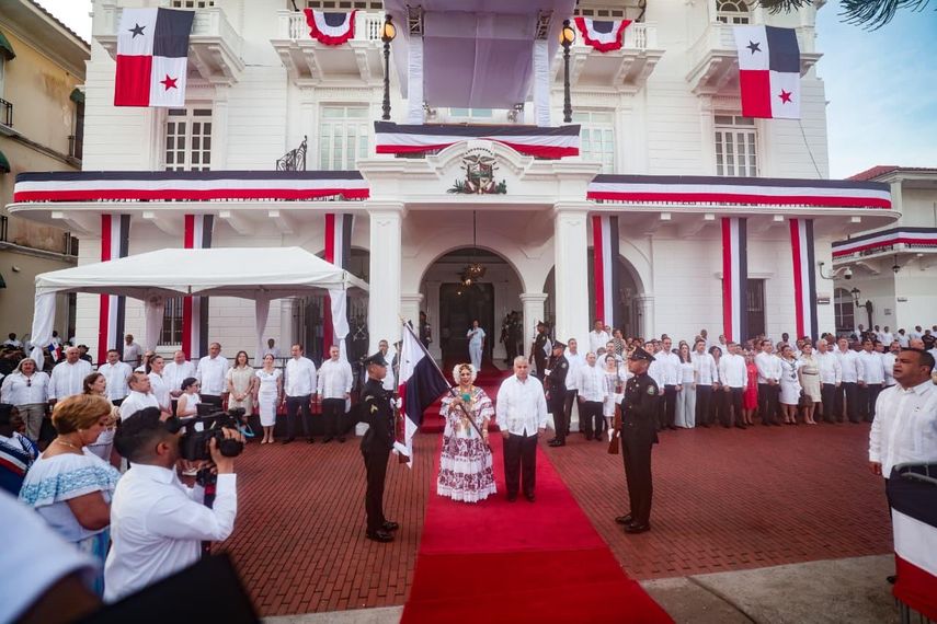Actos protocolares encabezados por Mulino en el Palacio de las Garzas.