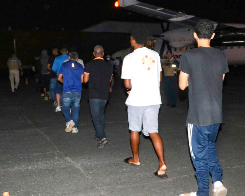 Estas operaciones se llevan a cabo en cumplimiento del Memorándum de Entendimiento entre Panamá y los Estados Unidos, que fortalece la cooperación bilateral en materia de migración y seguridad. Estas operaciones se llevan a cabo en cumplimiento del Memorándum de Entendimiento entre Panamá y los Estados Unidos, que fortalece la cooperación bilateral en materia de migración y seguridad.