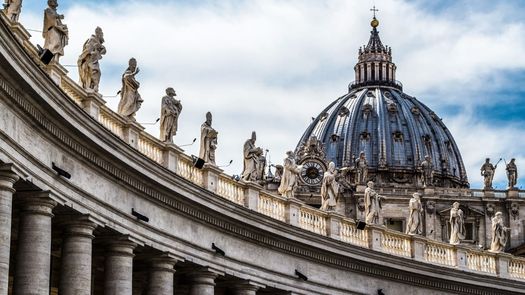 Vaticano critica la inclusión del aborto en la Constitución de Francia