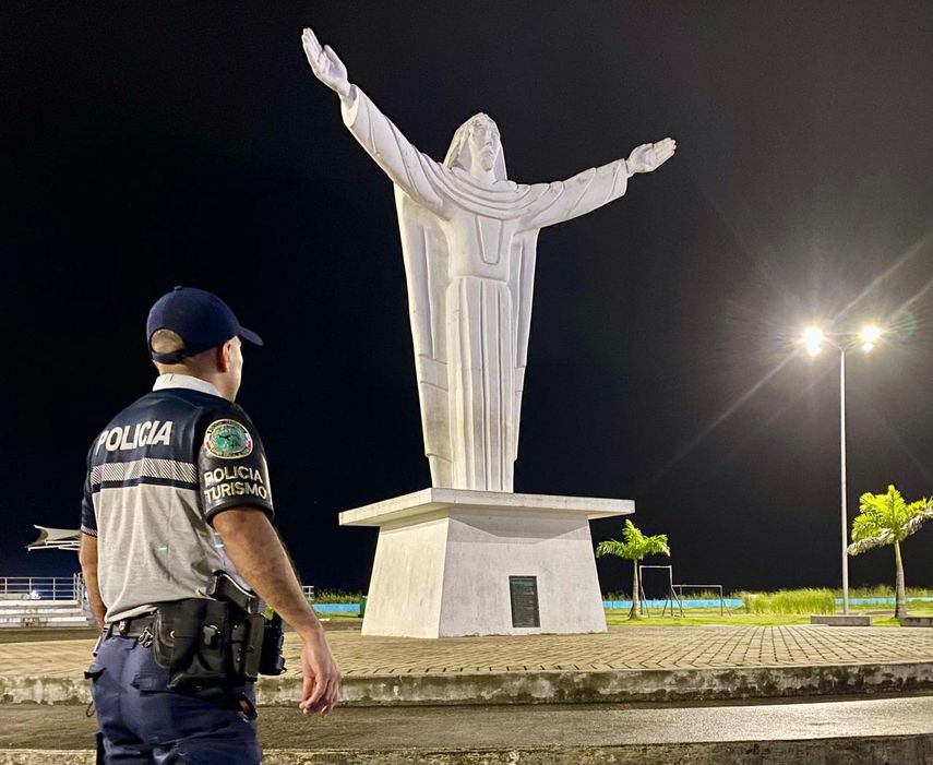 Unidades policiales en Colón están capacitadas para ofrecer asistencia en distintos idiomas. Unidades policiales en Colón están capacitadas para ofrecer asistencia en distintos idiomas.