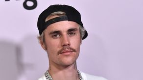 Justin Bieber dice padecer una parálisis facial parcial