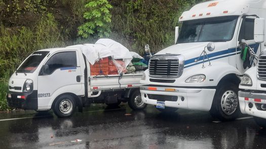 Como ha sido el escenario común en los últimos días, manifestantes volvieron a cerrar la vía interamericana en Horconcitos, en donde cientos de conductores y familias quedaron varados en Chiriquí.