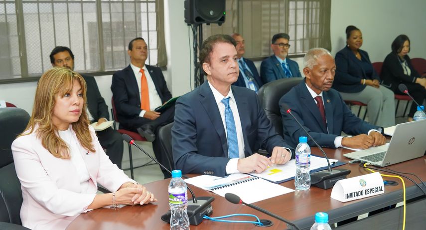 El Contralor General de la República, Gerardo Solís, presentó ante la Comisión de Presupuesto de la Asamblea Nacional el informe de gestión que comprende los períodos 2020-2022.