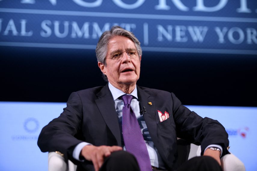 Presidente de Ecuador enfrenta rechazo y piden destitución