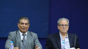 &nbsp;Ministro de Salud, Luis Francisco Sucre Mejía y el titular de la cartera designado, Fernando Boyd Galindo. MINSA