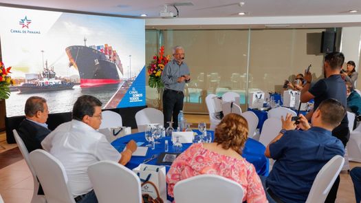 El administrador del Canal de Panamá, Dr. Ricaurte Vásquez Morales, explicó la visión a futuro de la vía interoceánica y cómo se asegura su eficiencia operativa.