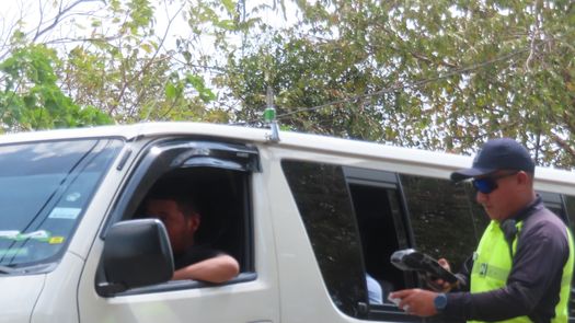 La Policía Nacional de Panamá desplegó un amplio operativo de seguridad a nivel nacional para garantizar la protección de los ciudadanos durante la Semana Santa, con la movilización de 18,904 unidades uniformadas. La Policía Nacional de Panamá desplegó un amplio operativo de seguridad a nivel nacional para garantizar la protección de los ciudadanos durante la Semana Santa, con la movilización de 18,904 unidades uniformadas.