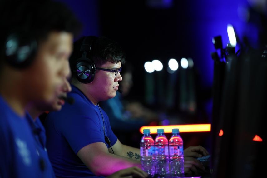 El panameño Michael Lawson, el guatemalteco Juan Hernández, el nicaragüense Robindranath Bustos y equipo de Panamá de League of Legends se coronaron este domingo en Panamá como campeones en sus respectivas categorías durante la jornada final de los eSports de los XII Juegos Centroamericanos 2025. El panameño Michael Lawson, el guatemalteco Juan Hernández, el nicaragüense Robindranath Bustos y equipo de Panamá de League of Legends se coronaron este domingo en Panamá como campeones en sus respectivas categorías durante la jornada final de los eSports de los XII Juegos Centroamericanos 2025.