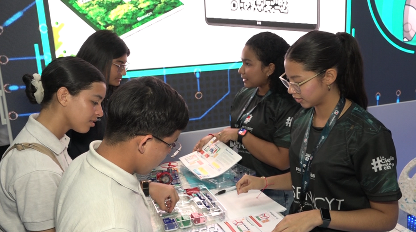 Senacyt presenta simulación de cuarto limpio de fabricación de semiconductores