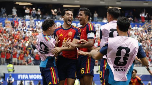 España se clasificó a semifinales del Mundial, por segunda vez en su historia, en un partido que repitió el guión de los octavos. De nuevo, Mikel Merino salió desde el banquillo para rescatar a la selección española con un tanto en el minuto 88 ante Bélgica (2-1) que une a su lista de goles trascendentales. España se clasificó a semifinales del Mundial, por segunda vez en su historia, en un partido que repitió el guión de los octavos. De nuevo, Mikel Merino salió desde el banquillo para rescatar a la selección española con un tanto en el minuto 88 ante Bélgica (2-1) que une a su lista de goles trascendentales.