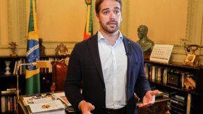 Precandidato presidencial brasileño se declara gay