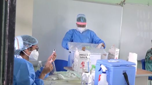 Continúa vacunación pediátrica y de adultos con la llegada de más dosis