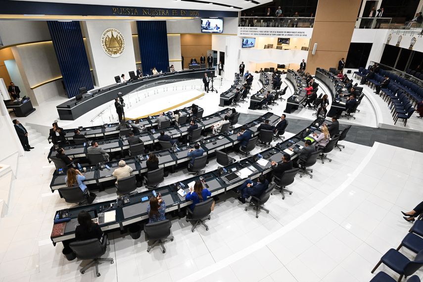 El Salvador, segundo país que intenta salir del Parlacen, el primero fue Panamá y no pudo