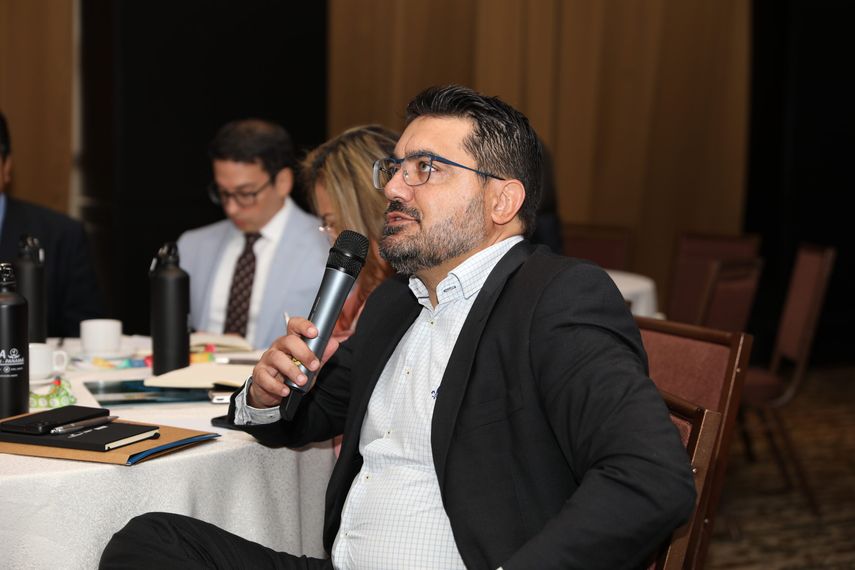 Representantes del MiAmbiente se reúnen con otros estamentos para analizar esta Ley. Representantes del MiAmbiente se reúnen con otros estamentos para analizar esta Ley.