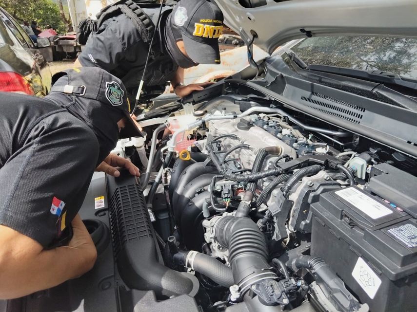 La Policía Nacional da a conocer que estos autos en ocasiones son utilizados para cometer hechos delitos. La Policía Nacional da a conocer que estos autos en ocasiones son utilizados para cometer hechos delitos.
