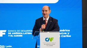 Panamá logró enfrentar con éxito el reto fiscal durante los últimos 20 meses y mantener su grado de inversión, incluso en un escenario de expectativas adversas del mercado, aseguró el ministro de Economía y Finanzas, Felipe Chapman, durante el Foro Económico Internacional América Latina y el Caribe 2026, organizado por el Banco de Desarrollo CAF.