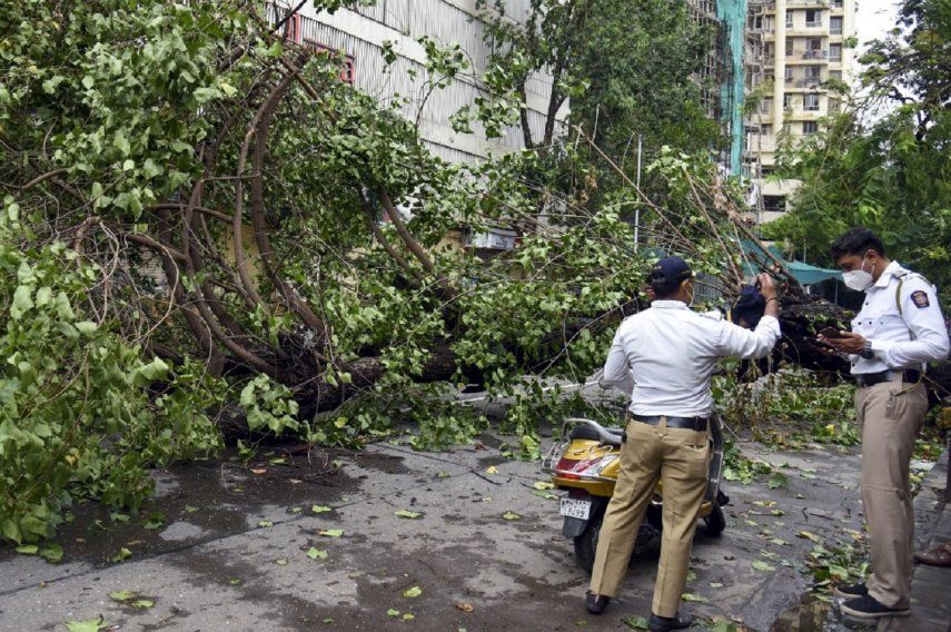 Las fuertes precipitaciones en India obligaron a unas 250.000 personas a abandonar sus hogares. AFP