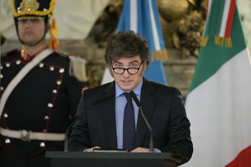 Milei convierte el Banco estatal Nación de Argentina en sociedad anónima