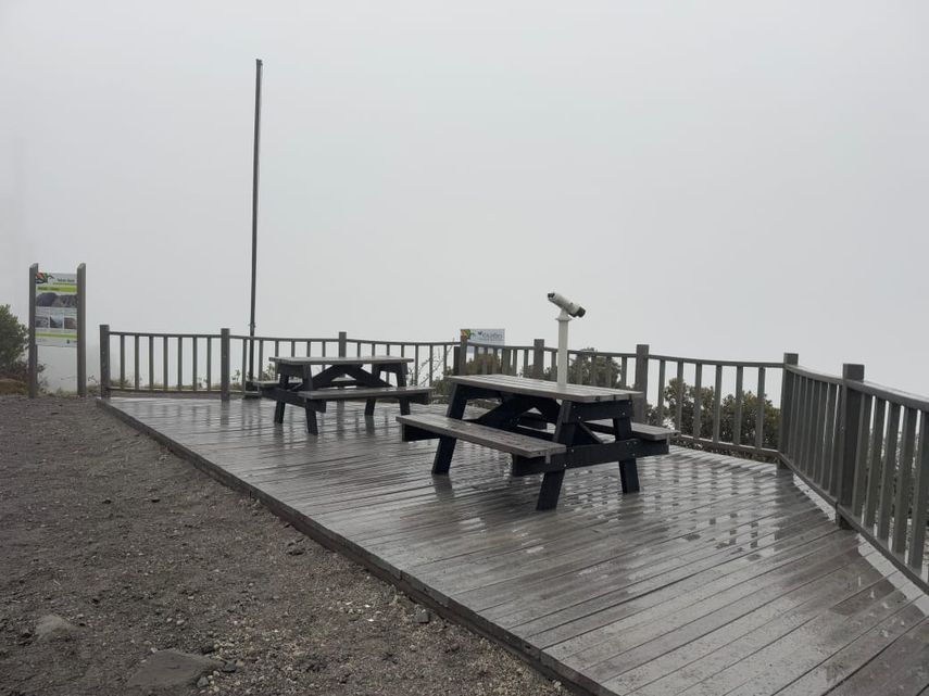 Debido a la alerta amarilla emitida por el Sistema Nacional de Protección Civil (SINAPROC), el Ministerio de Ambiente (MiAMBIENTE) anunció el cierre temporal de los accesos al Parque Nacional Volcán Barú, al Parque Internacional La Amistad (PILA) y al Sendero Los Quetzales, a partir de las 9:00 p.m. desde este domingo 26 de octubre, como medida preventiva ante las fuertes lluvias, tormentas eléctricas e incremento de caudales en los ríos de la provincia de Chiriquí. Debido a la alerta amarilla emitida por el Sistema Nacional de Protección Civil (SINAPROC), el Ministerio de Ambiente (MiAMBIENTE) anunció el cierre temporal de los accesos al Parque Nacional Volcán Barú, al Parque Internacional La Amistad (PILA) y al Sendero Los Quetzales, a partir de las 9:00 p.m. desde este domingo 26 de octubre, como medida preventiva ante las fuertes lluvias, tormentas eléctricas e incremento de caudales en los ríos de la provincia de Chiriquí.