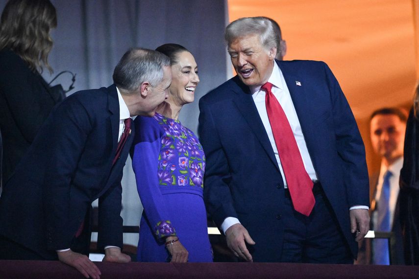 Trump junto a la presidenta de México