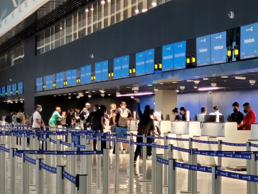 Minsa: el uso de la mascarilla es sólo para vuelos internos