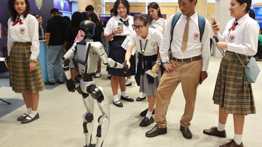 Los estudiantes vivieron una experiencia única. Los estudiantes vivieron una experiencia única.