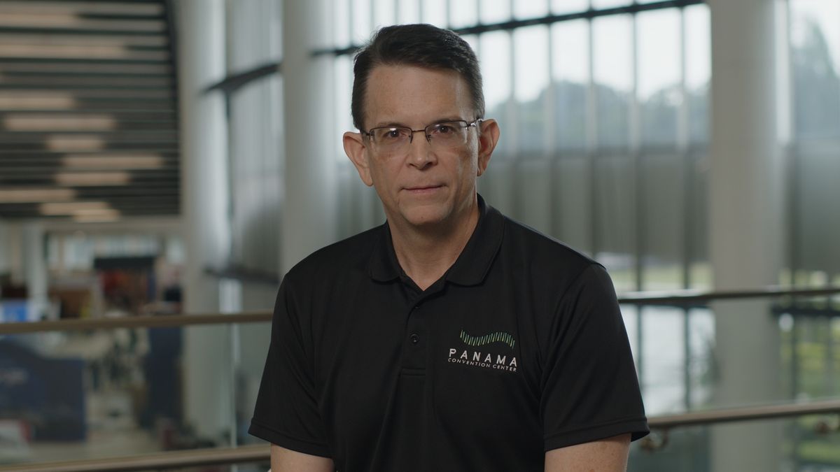 Panamá cuenta con importantes ventajas logísticas y económicas para atraer inversiones y fortalecer su posición regional, pero su principal fortaleza competitiva está en el talento humano, la cultura y la diversidad de su población, afirmó Pablo de la Guardia, gerente general del Panamá Convention Center. Panamá cuenta con importantes ventajas logísticas y económicas para atraer inversiones y fortalecer su posición regional, pero su principal fortaleza competitiva está en el talento humano, la cultura y la diversidad de su población, afirmó Pablo de la Guardia, gerente general del Panamá Convention Center.