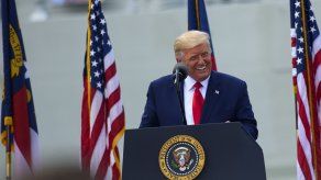 Trump pide votar dos veces en la elección de noviembre