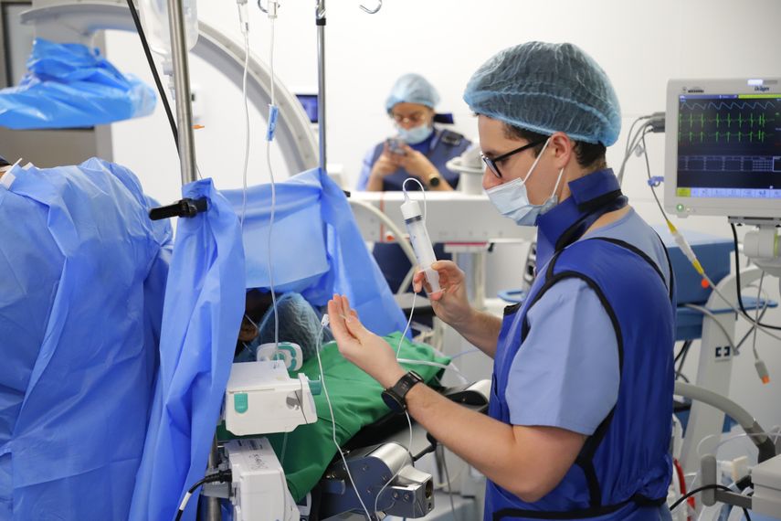 CSS implementa novedosa técnica de reemplazo de cadera en Ciudad de la Salud