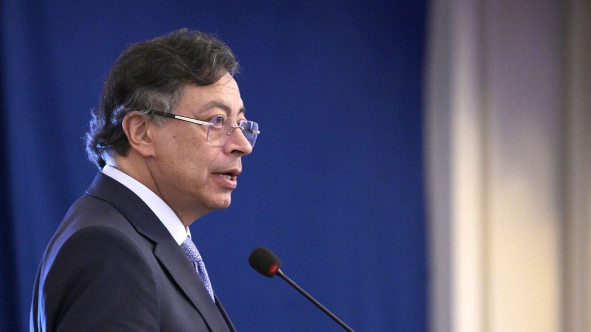 El presidente de Colombia, Gustavo Petro, aseguró este domingo que las armas y explosivos utilizados por grupos armados para atacar a civiles en el departamento del Cauca (suroeste) ingresan desde Ecuador, país con el que su gobierno vive una tensión diplomática. El presidente de Colombia, Gustavo Petro, aseguró este domingo que las armas y explosivos utilizados por grupos armados para atacar a civiles en el departamento del Cauca (suroeste) ingresan desde Ecuador, país con el que su gobierno vive una tensión diplomática.