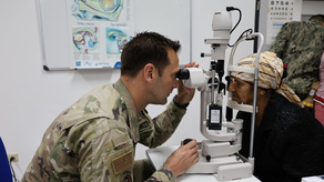 Embajador Kevin Marino Cabrera realiza visita a misión de cirugías de cataratas en Veraguas