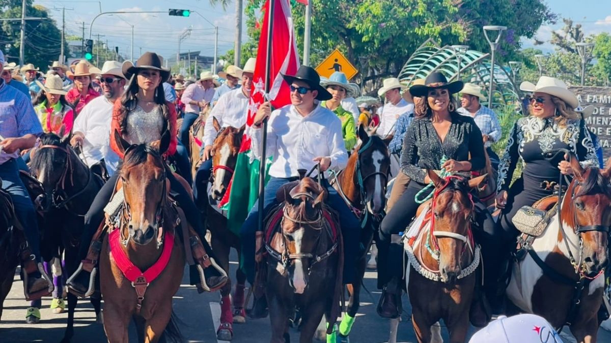 David se luce con cabalgata del 19 de marzo