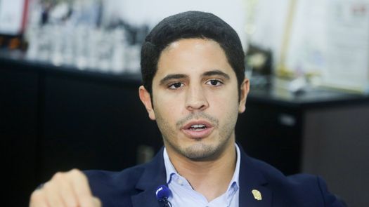 Una nueva delegación de diputados panameños viajará a Taiwán con el objetivo de fortalecer el acercamiento comercial y conocer de primera mano el desarrollo de la industria de los semiconductores, informó el diputado José Pérez Barboni, del Movimiento Otro Camino (MOCA). Una nueva delegación de diputados panameños viajará a Taiwán con el objetivo de fortalecer el acercamiento comercial y conocer de primera mano el desarrollo de la industria de los semiconductores, informó el diputado José Pérez Barboni, del Movimiento Otro Camino (MOCA).