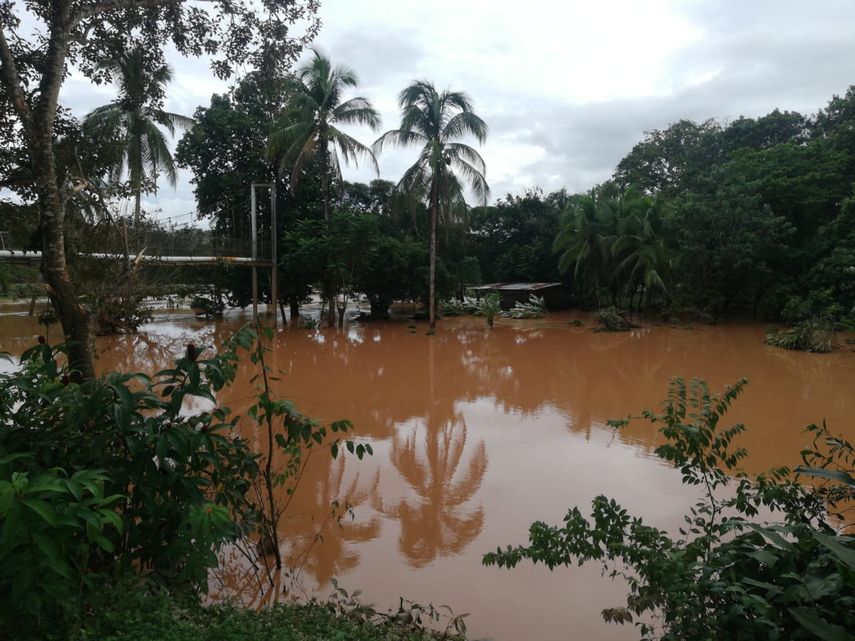 Lluvias dejan inundaciones en diversos sectores del país