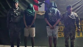 Arrestan a dos presuntos coyotes panameños por traficar a 4 migrantes venezolanos
