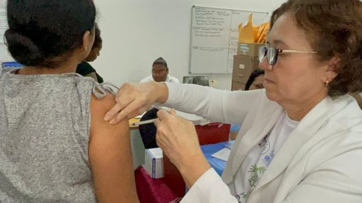 La neumonía no solo afecta a los niños, sino a los adultos mayores y a las personas que padecen enfermedades crónicas. La neumonía no solo afecta a los niños, sino a los adultos mayores y a las personas que padecen enfermedades crónicas.