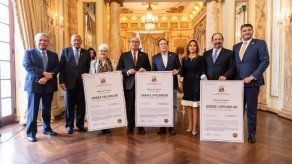 Entregan 886.3 millones para pagar deudas a bancos