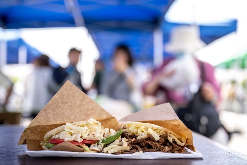 Venezuela postula la arepa como patrimonio cultural inmaterial de la humanidad. Venezuela postula la arepa como patrimonio cultural inmaterial de la humanidad.