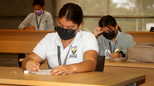 Primera escuela pública del país, recibirá autorización para implementar programa de Diplomado Internacional