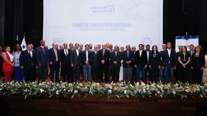 Candidatos presidenciales firman el Pacto Ético Electoral