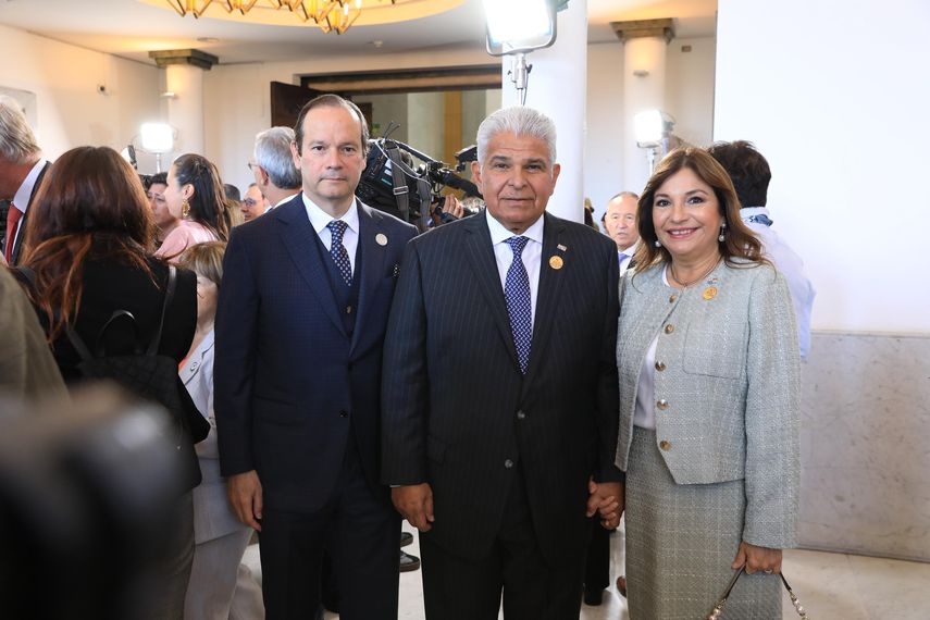Mulino asistió a la toma de posesión del nuevo presidente de Chile, José Antonio Kast
