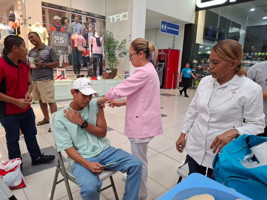 Panamá refuerza vacunación contra fiebre amarilla por brotes en Sudamérica