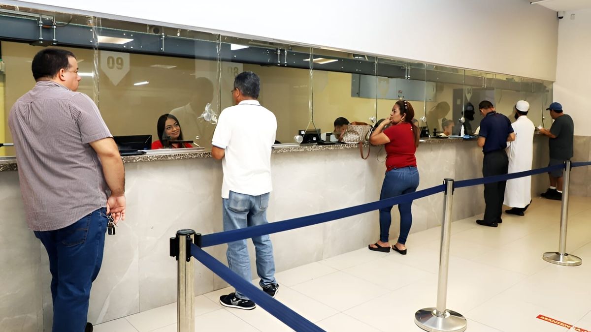 Panamá promulga decreto que establece cierre de oficinas públicas por partido del Mundial Panamá promulga decreto que establece cierre de oficinas públicas por partido del Mundial