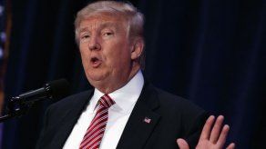 EEUU: Trump promete un examen exhaustivo de los inmigrantes si es presidente